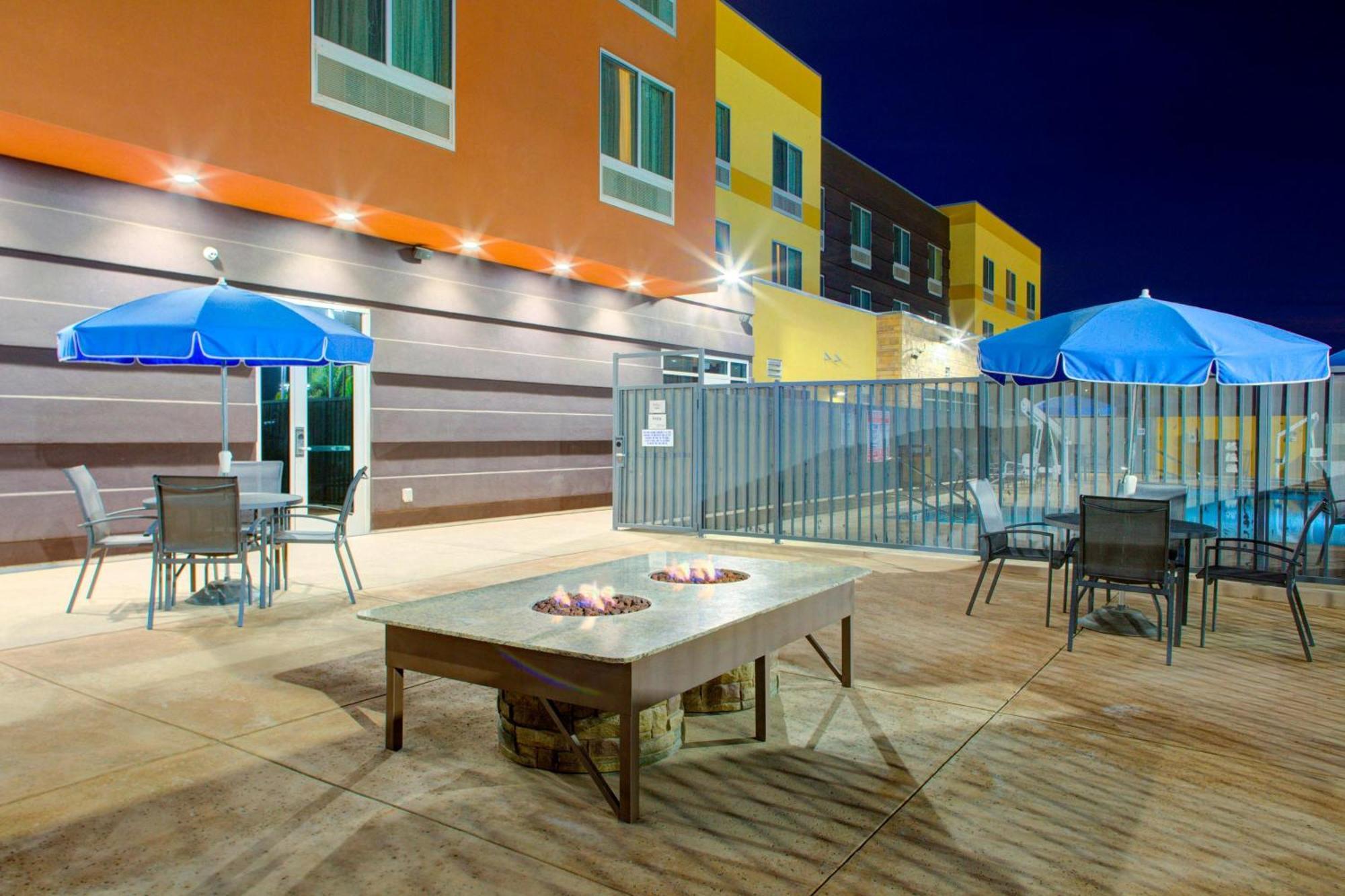 Fairfield Inn & Suites By Marriott Bakersfield North/Airport Экстерьер фото